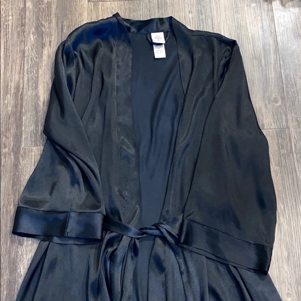 Robe - Picture 4 of 5